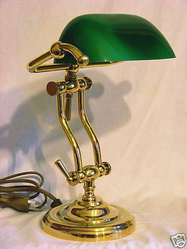 Lámpara de mesa ministerial cristal verde de latón Made in Italy