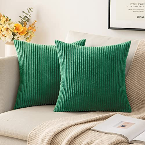 MIULEE 2er Set Kissenbezüge Kord Kissenhülle Dekorative Kissenbezug Sofakissen Couchkissen Dekokissen Zierkissenbezug Kuschelkissen für Sofa Schlafzimmer Wohnzimmer 50x50 cm Dunkelgrün
