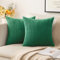 MIULEE 2er Set Kissenbezüge Kord Kissenhülle Dekorative Kissenbezug Sofakissen Couchkissen Dekokissen Zierkissenbezug Kuschelkissen für Sofa Schlafzimmer Wohnzimmer 50x50 cm Dunkelgrün