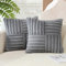 JOTOM 2er Set Gestückelte Samt Kissenbezug Weiche Kunstpelz Plüsch Dekorative Kissenhülle Fuzzy gestreifte Kissenbezüge für Bett Sofa Wohnzimmer Schlafzimmer, Grau 45 x 45 cm