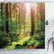 ABAKUHAUS Wald Duschvorhang, Sunset Moss Woods Bäume, Stoffliches Gewebe Badezimmerdekorationsset mit Haken, 175 x 200 cm, Grün Braun
