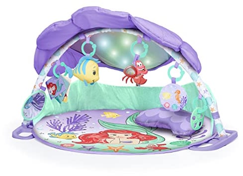 Bright Starts, Die kleine Meerjungfrau Twinkle Trove beleuchtetes Musik-Aktivitäts-Fitness-Studio, 25 Minuten Melodien, 6 Spielzeuge enthalten, Neugeborene +
