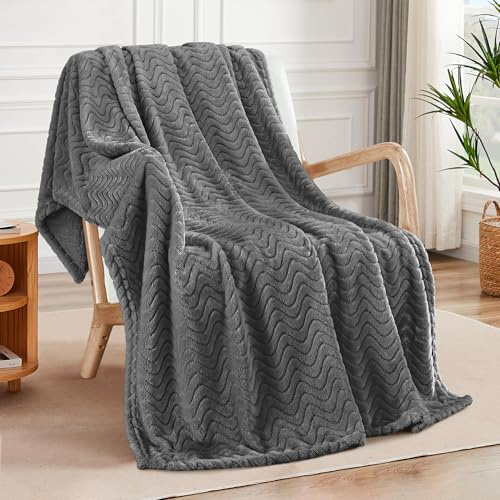 Exclusivo Mezcla Fleece Throw Blanket for Couch Bed, 127x178 CM Super Soft Cozy Blankets with Decorative Wave Textured, Lightweight Plush All Season Use, Dark Grey