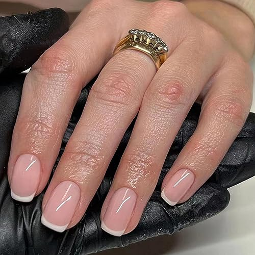 AKOFIC 24 Pièces Faux Ongles Court Carré, Faux Ongles à Coller French, Naturel Nude Press on Nails avec Gel Pad, Brillant Faux Ongles Sans Colle Reutilisable pour Femmes et Filles
