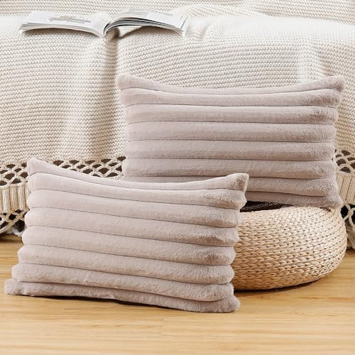 Madizz 2er Set Kunstpelz Plüsch Dekorative Kissenbezüge Flauschig Gestreifte Weich Dekorative Kissenbezug für Sofa Schlafzimmer Kissen Shell Taupe 30 x 50 cm