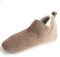 Naturasan Lammfell-Hausschuh für Damen und Herren, warm gefütterte Hüttenschuhe/Mokassin mit weicher Ledersohle, superleicht und bequem, Sondermodell HS-07 (Peanut/White, numeric_42)