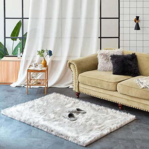 Teppich Wölkchen Tapis en Fausse Fourrure d'agneau et Peau de Mouton - Carpette Moelleuse pour Chambre à Coucher, Salon, Crèche - Jet de Divan de Décoration Chaise - Gris - 120x170cm - Rectangle