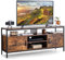 KOMFOTTEU Mueble de TV de 65 Pulgadas, Soporte para TV con 2 Puertas, Mesa Baja de Madera con Estante Ajustable, Mesa de Centro de TV para Salón, Dormitorio, Oficina, Carga 120 kg, 147 x 40 x 62 cm
