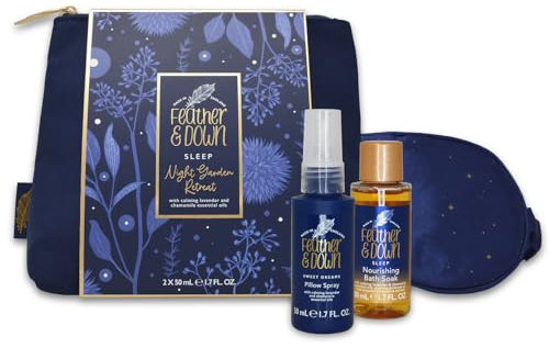 Feather and Down Night Garden Retreat Geschenkset – Lavendel und Kamille Schaumbad und Kissenspray Badeset mit Augenmaske und luxuriöser Reisetasche – Entspannende Geschenke für Frauen,