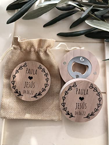 Uvimark | Detalles de Boda | Comunión | Bautizo | Pack de 50 Detalles Personalizados (25 abridores de madera y 25 tatuajes), Presentados en Bolsitas y Caja Personalizada - Regalos Personalizados
