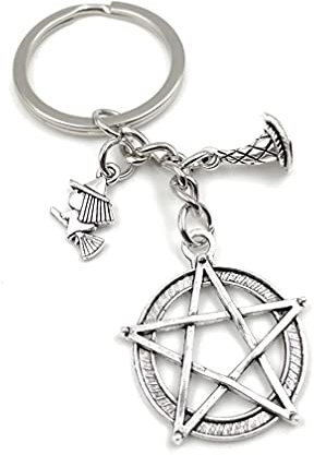 Onwomania - Hexe Pilz Pentagram Schlüsselanhänger - Metall Glücksbringer ideal als Geschenk z.B. für den besten Freund, die beste Freundin, Mama - Für Männer, Frauen & Kinder
