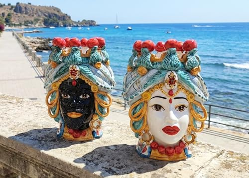 ILAB Coppia teste di moro in ceramica siciliana di Caltagirone realizzate e decorate a mano artigianalmente anelli H30
