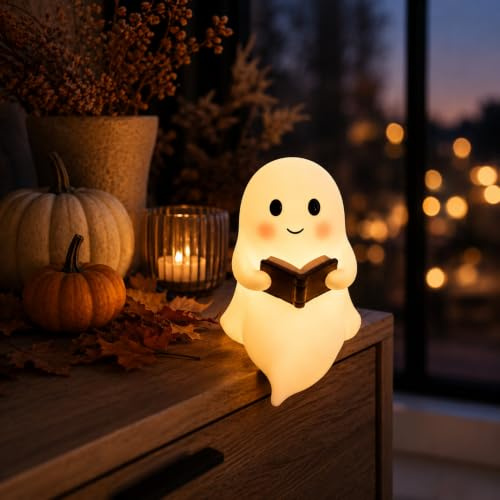 Geist LED Kantenhocker aus Porzellan – Halloween Deko Little Boo mit warmweißer LED Beleuchtung & 6H Timer – Geist mit Buch, Herbstdeko, Halloween Dekoration für Wohnzimmer & Fensterbank