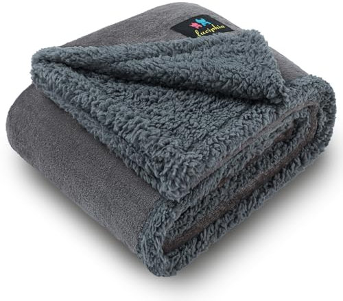 luciphia Manta Impermeable para Perros, Lavable Manta para Perros y Gatos Grande Mediano Pequeño, Sherpa Fleece Protección de Sofá, Cama, Coche, Lavable a Máquina Gris Claro S (71 * 102cm)
