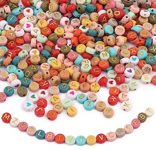 ZesNice Buchstabenperlen zum Auffädeln, 1500 Stück Bunt Buchstaben Perlen für Armbänder mit Herz Perlen mit Schnur, Rund Letter Beads, Bastelset Bastelperlen Basteln