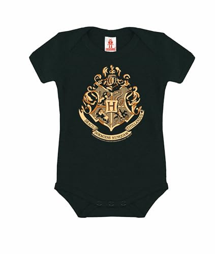 Logoshirt® Harry Potter I Hogwarts I Emblem I Baby Body Print I Kurzarm I Kleinkind I Mädchen & Jungen I schwarz I Lizenziertes Originaldesign I Größe 62/68