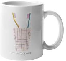Tasse „Better Together“ | Liebevolle Kaffeetasse mit Zahnbürsten-Motiv für Paare | Keramik Becher | Geschenk für Freund, Freundin, Partner/in & Valentinstag | Minimalistisches Design | 330ml