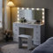 CLIPOP Tavolino da toilette con grande specchio e 12 luci LED Hollywood, Luminosità regolabile, Tavolino da toilette con 7 cassetti e sgabello, Set moderno di tavoli da trucco bianchi (DR-0457)