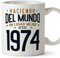 MUGFFINS Tazas 1974 Cumpleaños - En Español - Haciendo del Mundo un Lugar Mejor - 11 oz / 330 ml - Regalo original y divertido