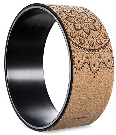 Navaris Yoga Rad Wheel aus Kork - 33 cm Yogarad für Yoga Pilates Gymnastik - Yoga-Stützrad Yoga-Ring für Stretching Flexibilität Sport Dehnung