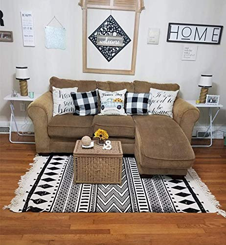 USTIDE Handgewebter Teppich, 90 x 150 cm, für Schlafzimmer, große Baumwollquasten, Boho-Vorleger, Fransen-Teppich für Wohnzimmer, Küche, Waschküche, Badezimmer, Tür, Schwarz & Creme