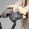 Naturally Sheepskins für den Kinderwagen mit Schaffell-Manschette und Fleece Innenfutter Kälteschutz Fäustlinge Lammwolle wärmend Windschutz Größe universal (Linear Kohlengrau)