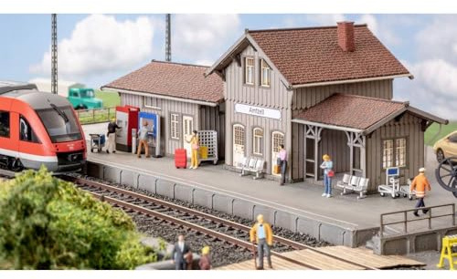Noch® Figure Theme World Platform, with Travellers, H0 Figures for Model Railway Accessories, 1:87 Scale