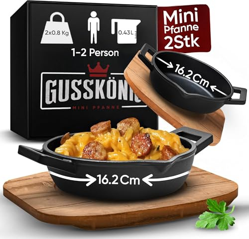 GUSSKÖNIG Mini Gusseisen Grillpfännchen Set (2-teilig) Ø 11 cm – Voreingebrannte Gusseisenpfannen für Grill & Ofen + Akazienholz-Untersetzer – Mini Pfannen aus Gusseisen – 30 Jahre Garantie