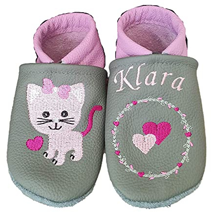 Windel-Kreationen Krabbelschuhe aus Leder Katze Herz mit Namen Name Bestickt dunkelgrau/Erikaviolett