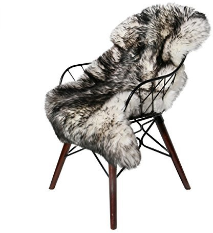 Hollert Lammfell Schwarzwald 110-120 cm echtes Merino Schaffell kuschelig weich Teppich ökologische Gerbung von Deutschen Schäfereien Naturform Dekofell Premium Schaffell Läufer Sitzunterlage