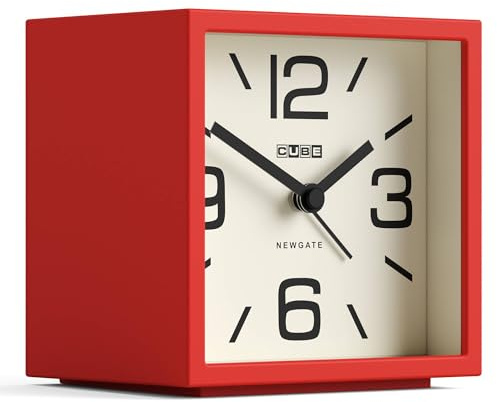 NEWGATE® Cube Wecker | Designgeführter würfelförmiger Retro-Alarm | Feuerwehrauto rot | Ideal für nachttisch, Schreibtisch, Regal und kaminsims | Mid-Century-Retro-Schlafzimmer- und bürozubehör