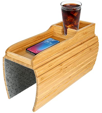 IGTOPS Upgrade-Sofatablett, Rutschfestes Armlehnen Tablett, Couch Tablett aus Bambus, Sofa Armablage Tisch, Couch Getränkehalter mit Anti-Rutsch Kork Pad, Organizer & Couch Ablage (Log-Farbe)