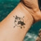 MyJagua Tattoo • Kompass | 1-2 Wochen Tattoo | Auf Pflanzenbasis | Hautverträglich | Wasserfest | Neue Tattoo Technologie | Kein Klebe Tattoo