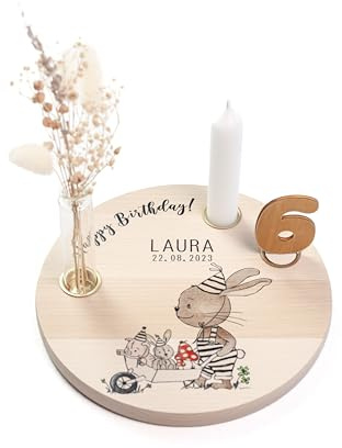 Nord-Kind® Geburtstagsteller personalisiert – Hase 2 | Personalisiert aus Buchenholz, inkl. Kerze, Vase, Zahlen und Haltern; 20 cm.