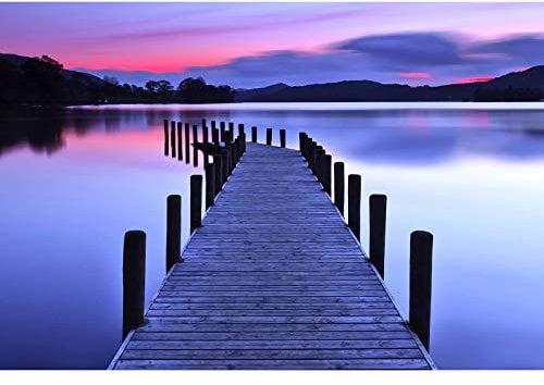 Sonnenuntergang Fototapete romantisch | Schlafzimmer Fototapete mit Steg in See | 3D Tapete mit Landschaft in Pink und Lila