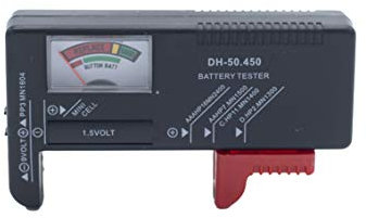 Digitaler Batterietester mit LED-Anzeige, Überprüfung von Spannung und Status, nützlich, um elektronische Geräte aufgeladen zu halten.