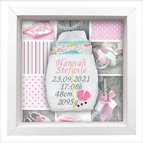 Bestickte Windel im Rahmen weiß, Mädchen, süßes Geschenk zur Geburt I Taufgeschenk, mit Kristallen verziert | Name, Datum, Uhrzeit, Gewicht und Größe | Nachhaltiges Babygeschenk