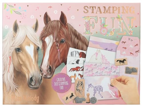 Depesche 12128 Miss Melody Stamping Fun - Set Creativo per la creazione di Biglietti e Lettere, con Carta, Buste, francobolli, Adesivi e Molto Altro.