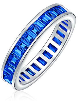 Bague D'Éternité En Zircon Cubique Aaa Bleu Royal Simulé Saphir Sertie En Canal Coupe Émeraude Rectangulaire Baguette Cz En Argent Sterling .925 Anneaux Empilables De 4Mm Pour Anniversaire Et Mariage.
