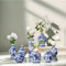 8 Mini Vases De Style Chinois Bleu Et Blanc À Motifs Floraux, Ensemble De Vases en Porcelaine Faits À La Main, Parfaits pour Décorer Une Étagère, Une Table À Manger Ou Votre Intérieur.