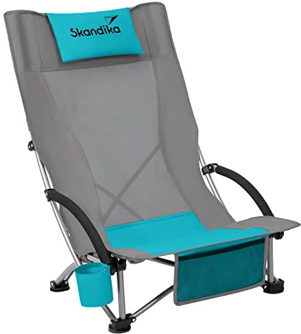 Skandika Strand Klappstuhl Beach | Bequemer Strandstuhl mit atmungsaktivem Mesh, Getränkehalter, niedrig, leicht zu transportieren, max. 136 kg | Faltbarer Campingstuhl, Liegestuhl (grau/blau)