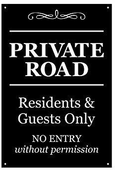 Panneau de signalisation routière privée, résidents et invités uniquement – Plastique acrylique robuste de 3 mm, gravé, extérieur, étanche, avec trous de perçage pour une fixation facile.