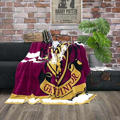 Harry Potter Decke 160 x 200 cm XXL Kinderdecke · große kuschelige Flauschdecke Tagesdecke Kuscheldecke mit Quidditch Motiv · Gryffindor Flauschdecke Fleecedecke