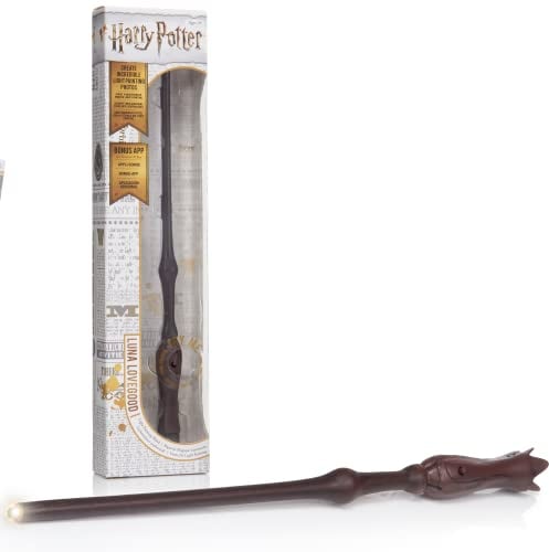 WOW! STUFF Luna Lovegood Lumos Baguette lumineuse 35,6 cm | Harry Potter Baguette officielle et Wizarding World Cadeaux, jouets et objets de collection | Accessoire de jeu de rôle pour les fans, filles et garçons, à partir de 8 ans