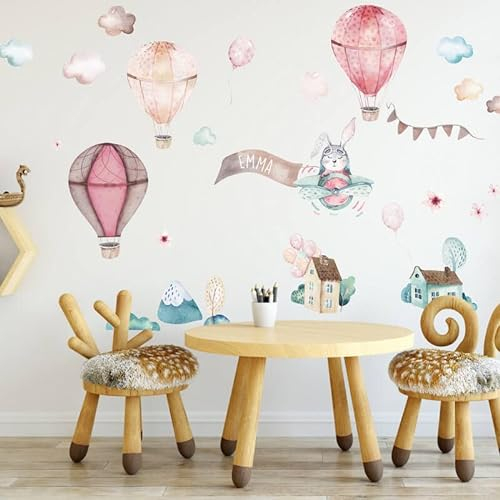 INSPIO Wandtattoo Kinderzimmer Hase mit Wunschname Heißluftballon Wolken Flugzeug Häuser Girlande Hügel Blumen Wandsticker Mädchenzimmer Wanddeko Rosa