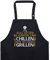 EXPRESS-STICKEREI BBQ Grillschürze - Lustige Kochschürze für Grillfans - Verstellbare Latzschürze für Männer/Frauen - Küchenschürze mit Spruch Alle sitzen im Garten und chillen - nur ich darf grillen