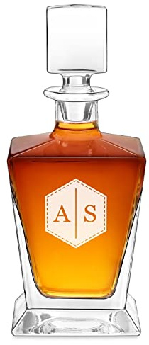 Maverton Geometric Whiskey Decanter for Couples, Diamond | Personalized Elegant Beverage Dispenser for Wedding, Great Whisky Carafe with Engraving, Customised Glassware for Newlyweds