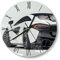 DEQORI Glasuhr | rund Ø 30 cm | Motiv Sportliches Auto | ausgefallene leise Design Uhr aus Glas | Wanduhr für Wohnzimmer & Küche | Moderne Hingucker Uhr für die Wand