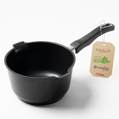 Squality Premium Soßentopf PFAS frei 20 cm – Kochtopf klein | Milchtopf Induktion | Antihaft Stielkasserolle aus Dänemark | Ofenfest bis 260 °C | Gesundes Kochen ohne Schadstoffe | Mini Topf Non Stick