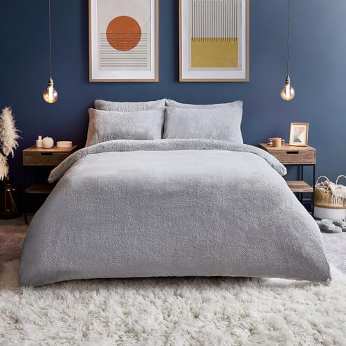 Silentnight Teddy Fleece Duvet Set – Teddy Bear Bedding Fluffy Fleece Duvet Cover and Pillowcase Set Warm Cosy and Super Soft – King Size – 220x230cm – Silver Grey